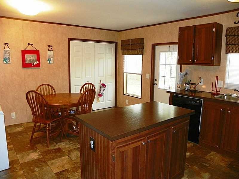 8885 Waterside Oaks Dr - Photo 3 of 11