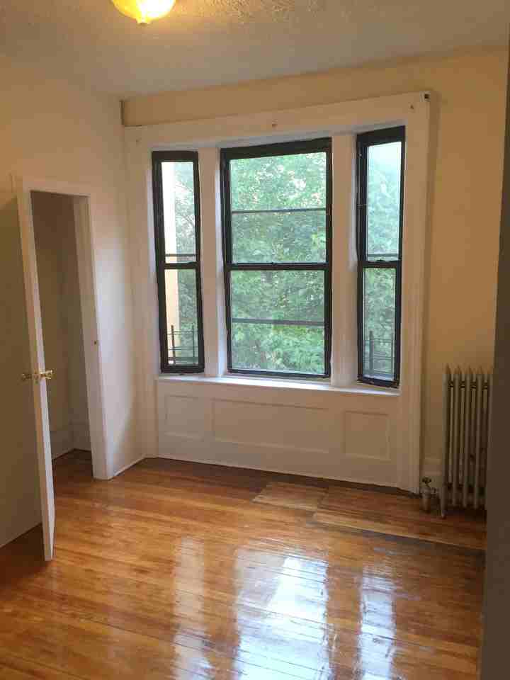 Nagle Ave & Sickles St #3C