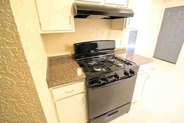 629 N 38th St - Photo 6 of 39