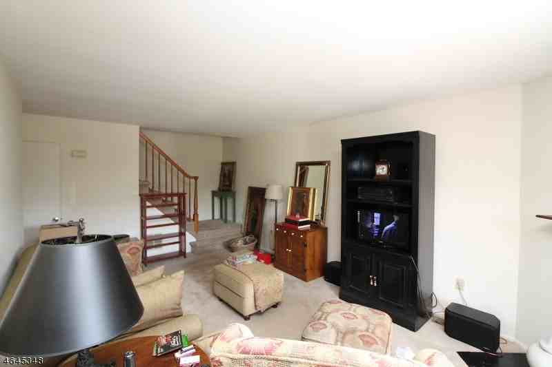 614 Village Commons - Photo 3 of 9