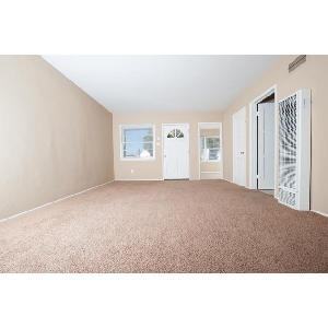 1395 Oakhurst Dr - Photo 2 of 6