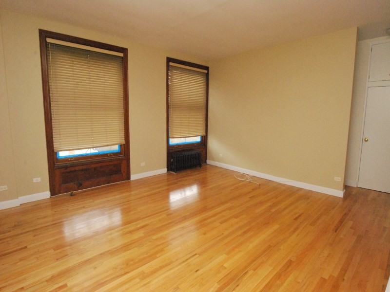 225 W 80th St #3D