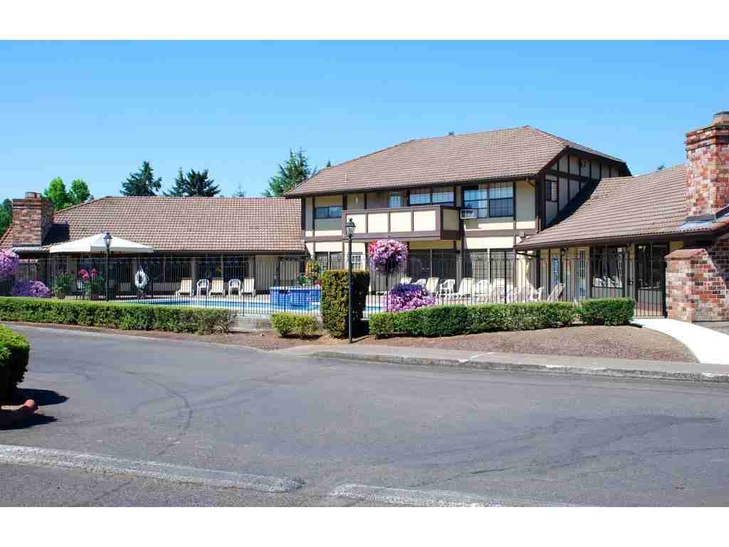 Devonshire Manor - Photo 2 of 19