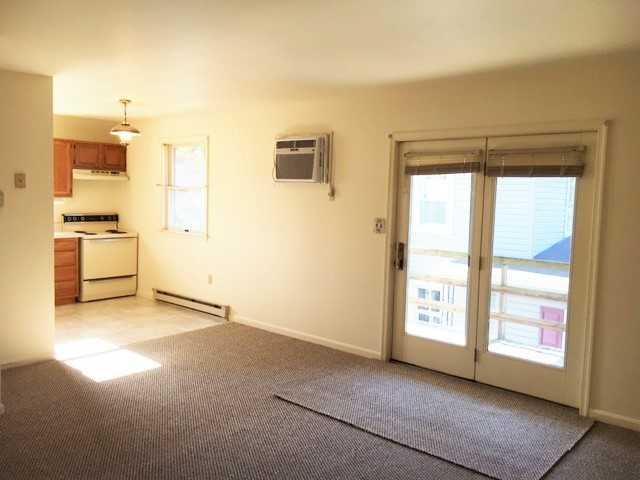 43 Mechanic St #B - Photo 3 of 9