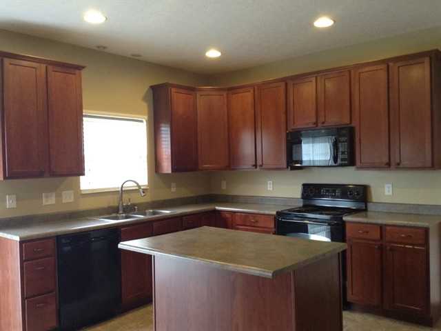 6215 Silver Wood Dr - Photo 3 of 13