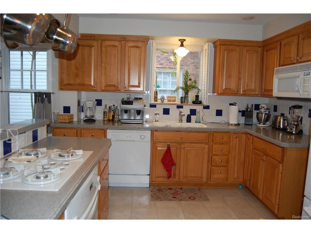 53 Amherst Rd - Photo 2 of 9