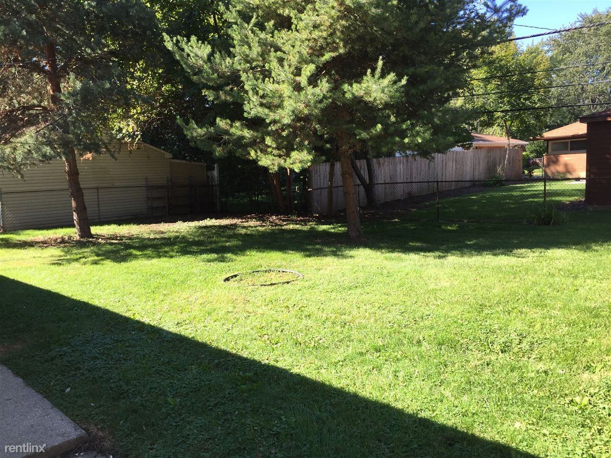 125 Sheffield Dr - Photo 3 of 10