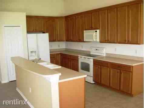 4545 Rolling Greene Dr - Photo 3 of 10