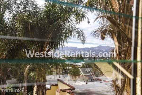 1388 Edgecliffe Dr - Photo 3 of 30