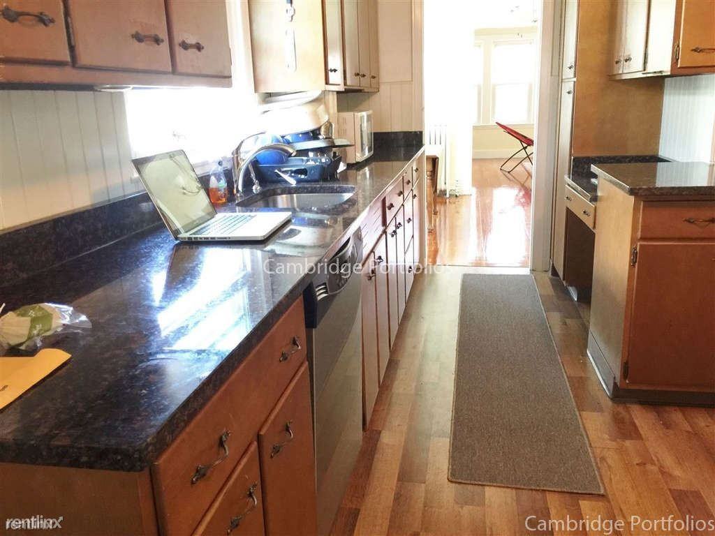 111 Beech St - Photo 2 of 11