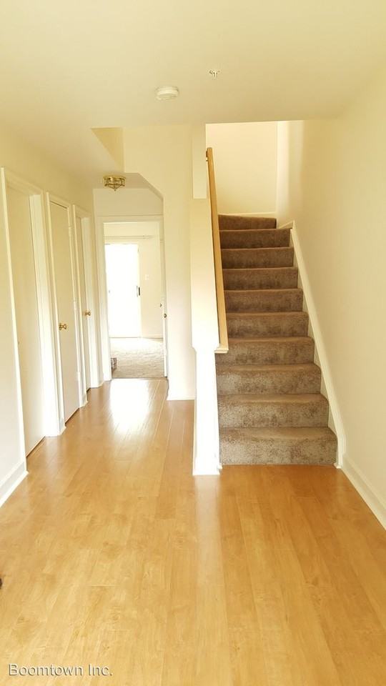 108 Cavenrock Ct - Photo 2 of 35