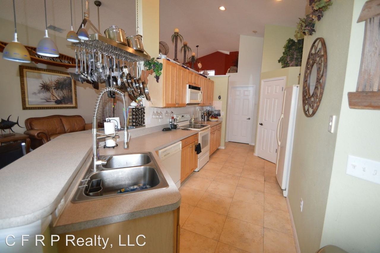 417 Sandringham Ct - Photo 2 of 18