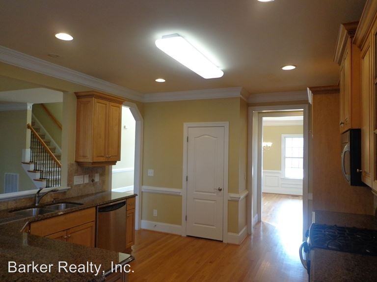 1405 Grason Crockett Dr - Photo 2 of 14