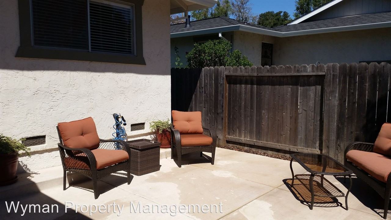 2687 Reuben Ct - Photo 2 of 29
