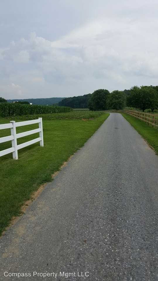 407 Old Mill Rd - Photo 3 of 31