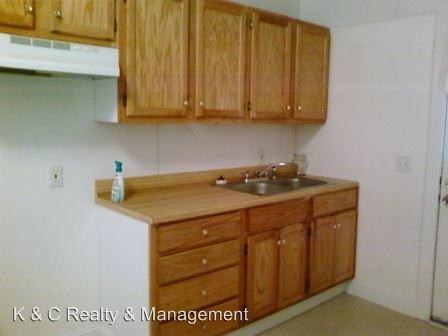 3741 Sumner St - Photo 3 of 3