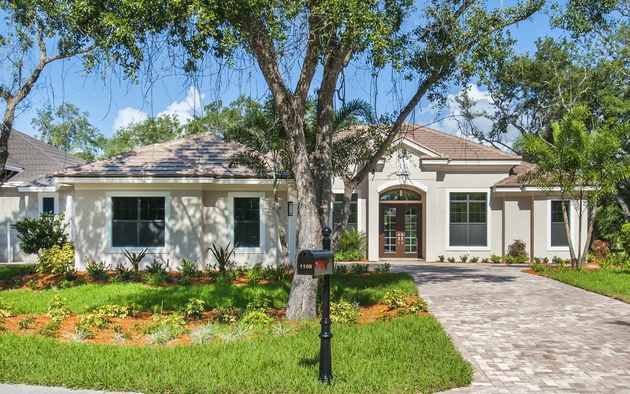 1109 Baywood Dr - Photo 2 of 42