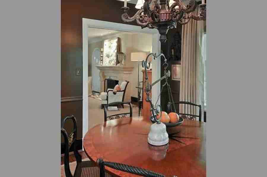 2047 Castleman Dr - Photo 3 of 15