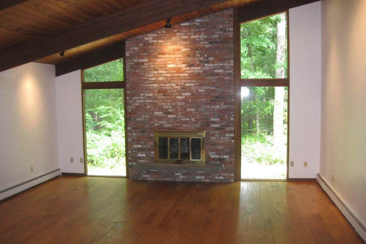 97 Canterbury Ct - Photo 2 of 10