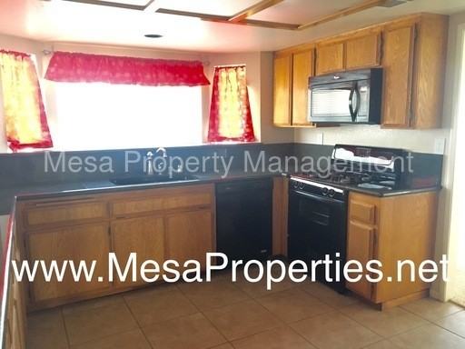 12566 Elmcroft Ln - Photo 3 of 10