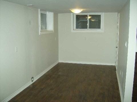 1356 Lakeshore Rd W Lower - Photo 2 of 6