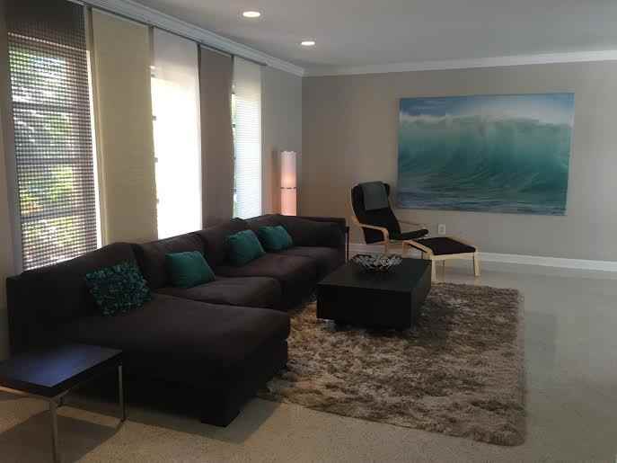 300 N Tessier Dr - Photo 2 of 28