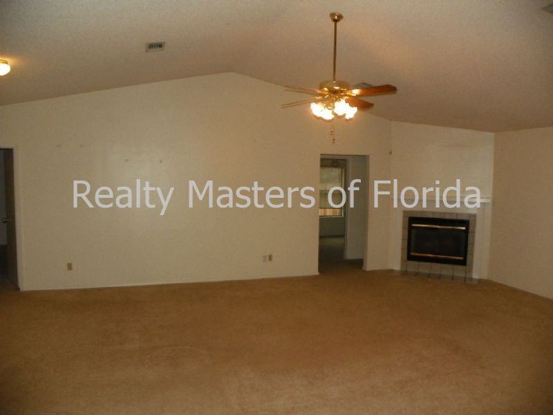 4631 Northpointe Cir - Photo 3 of 21