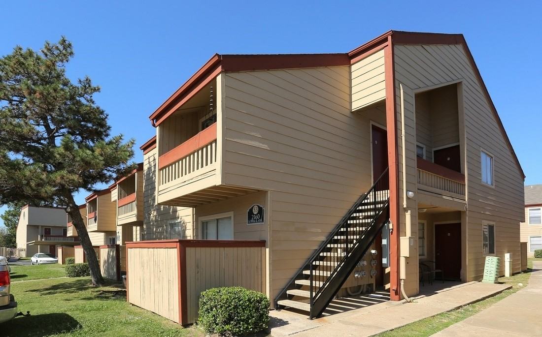 Lakeside Place Apartments - Photo 2 of 30