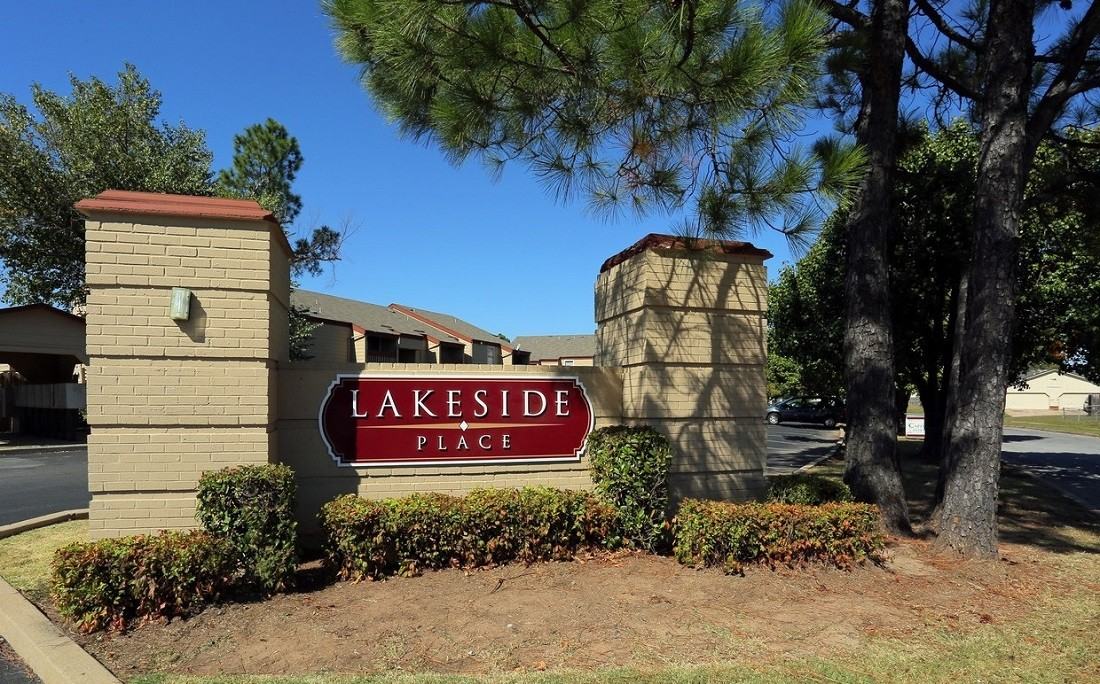 Lakeside Place Apartments - Photo 3 of 30