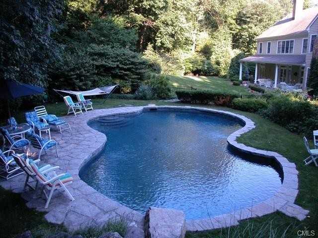 4 Lyons Plain Rd - Photo 2 of 25