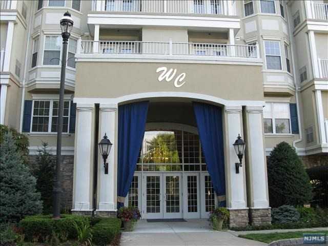 175 Rochelle Ave #119 - Photo 2 of 14