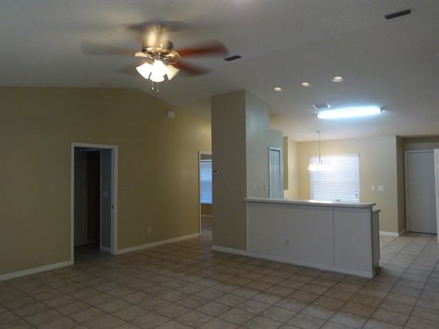 1019 Jacaranda Cir - Photo 2 of 9