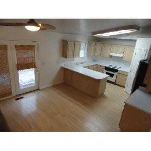 970 Canterbury Dr - Photo 3 of 35