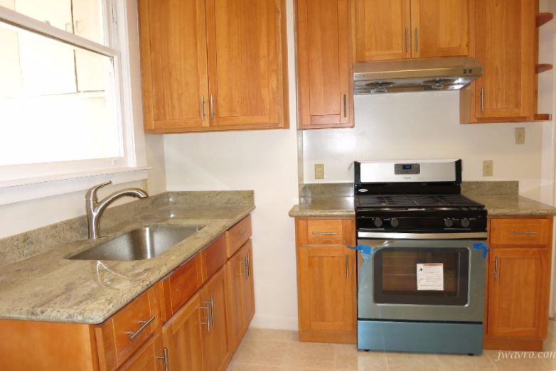 1638 Grant Ave - Photo 2 of 6