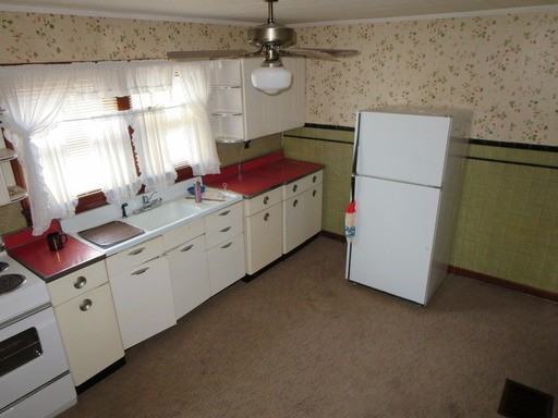 328 N Property Rd - Photo 3 of 16