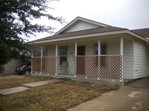 709 Pride Ct - Photo 2 of 17