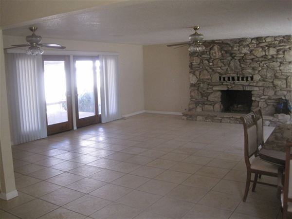 4036 Pedley Ave - Photo 3 of 14