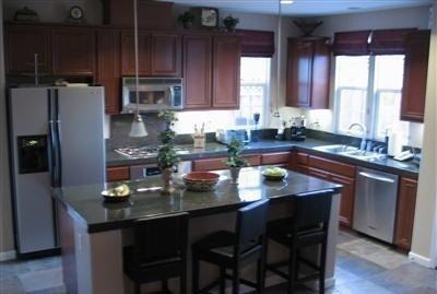 8460 Bennington Ct - Photo 2 of 7