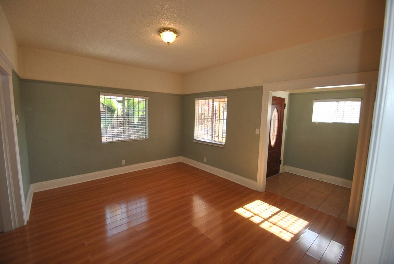 119 W 56th St - Photo 3 of 12