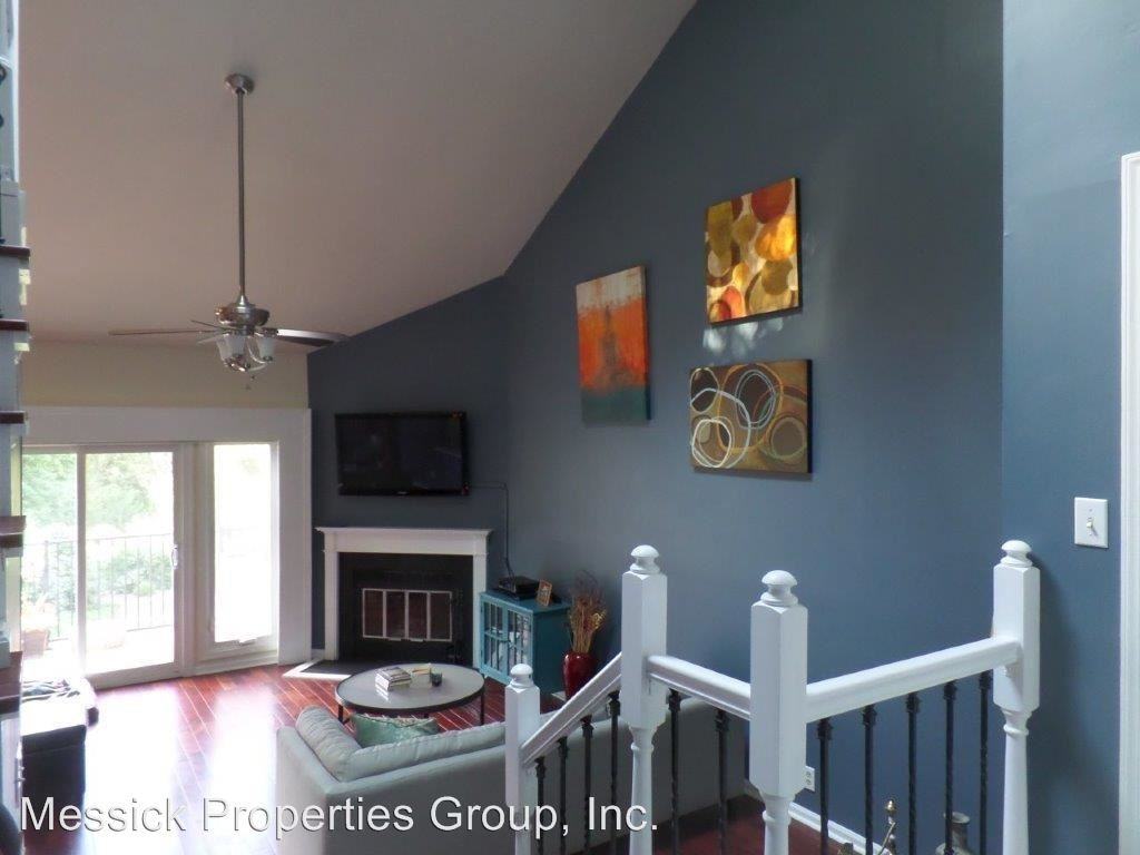 711 Marshall St N - Photo 3 of 30