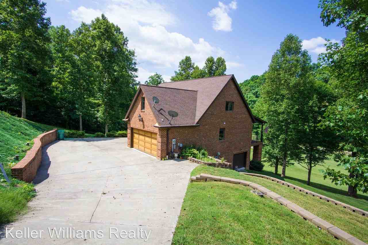 160 Lake View Dr - Photo 2 of 13