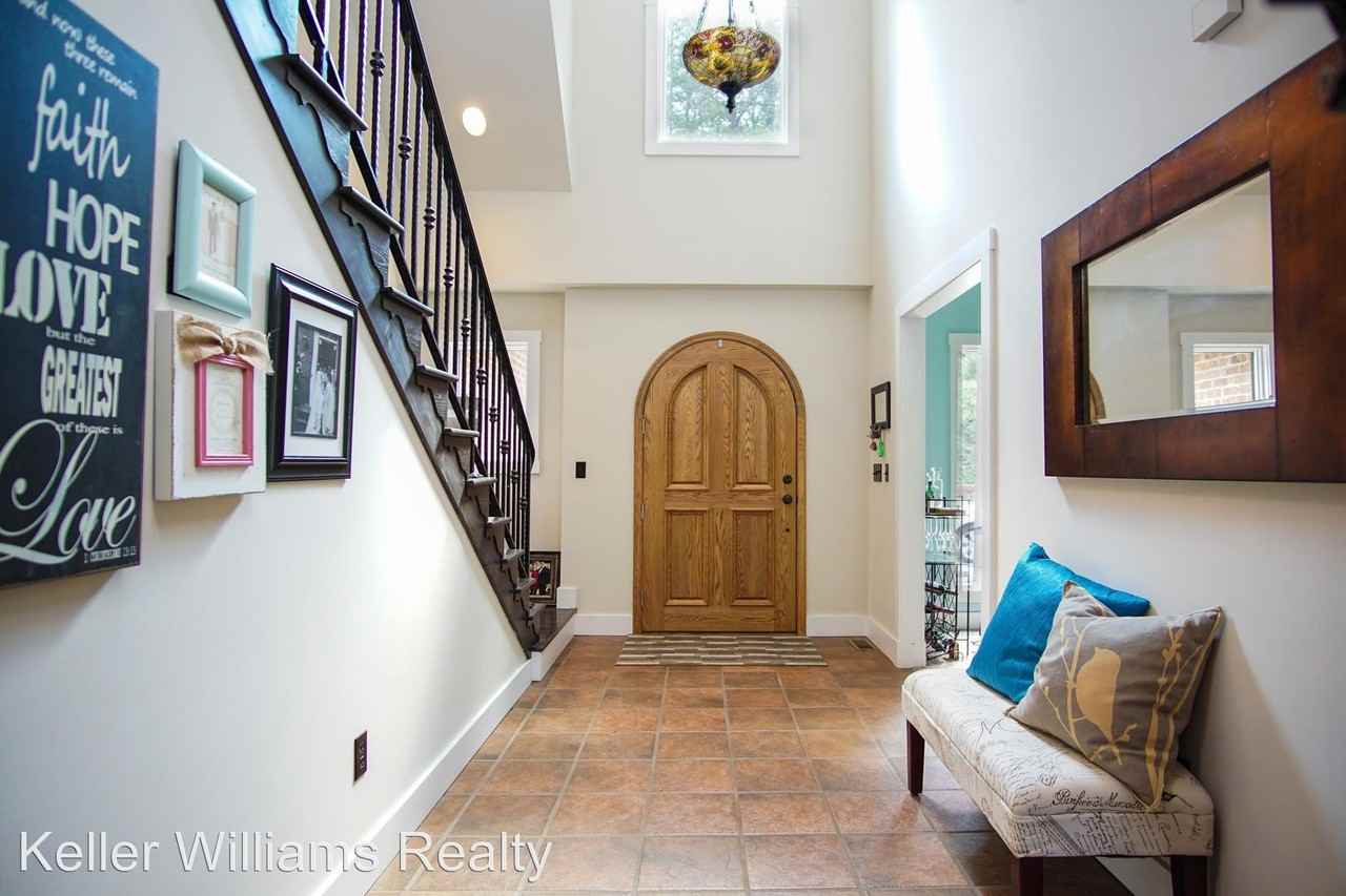 160 Lake View Dr - Photo 3 of 13