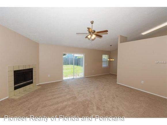 1580 Lakeside Dr - Photo 2 of 9