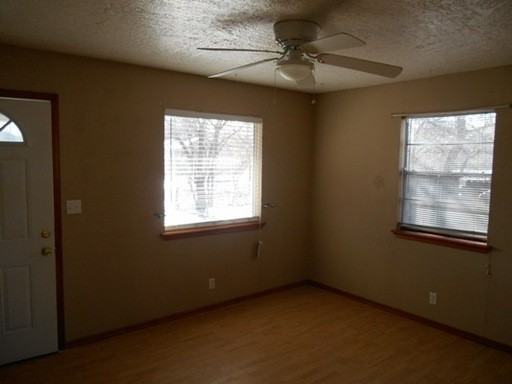 109 E Mosier St - Photo 2 of 10