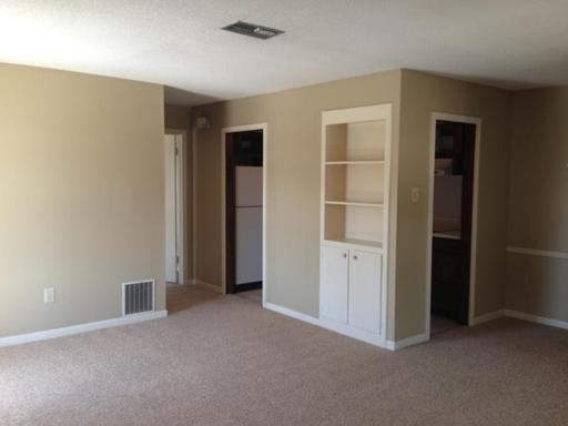 4500 Queen Elizabeth Ct - Photo 2 of 10