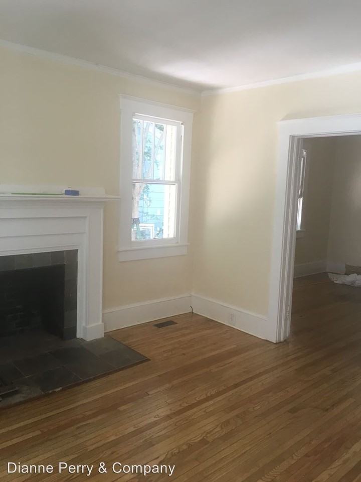 228 N 25th St - Photo 2 of 5