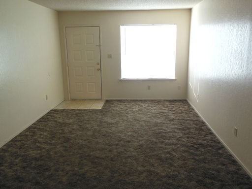 1189 Kelso St - Photo 3 of 12