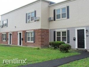 Colonial Square Apartments - Photo 3 of 11