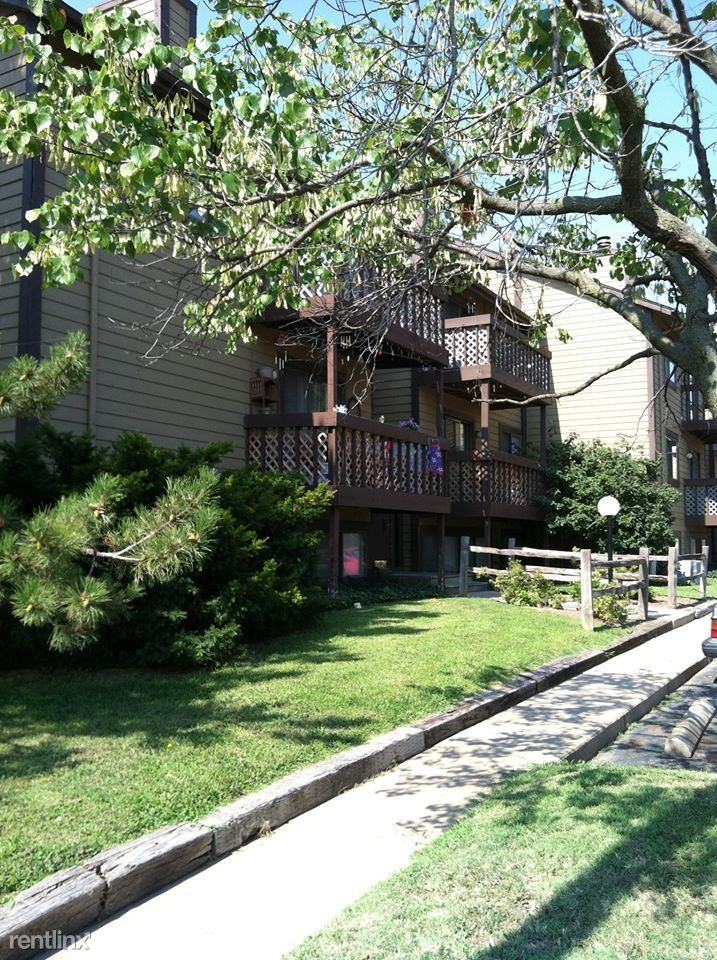 Meridian Gardens Apartments - Photo 2 of 18