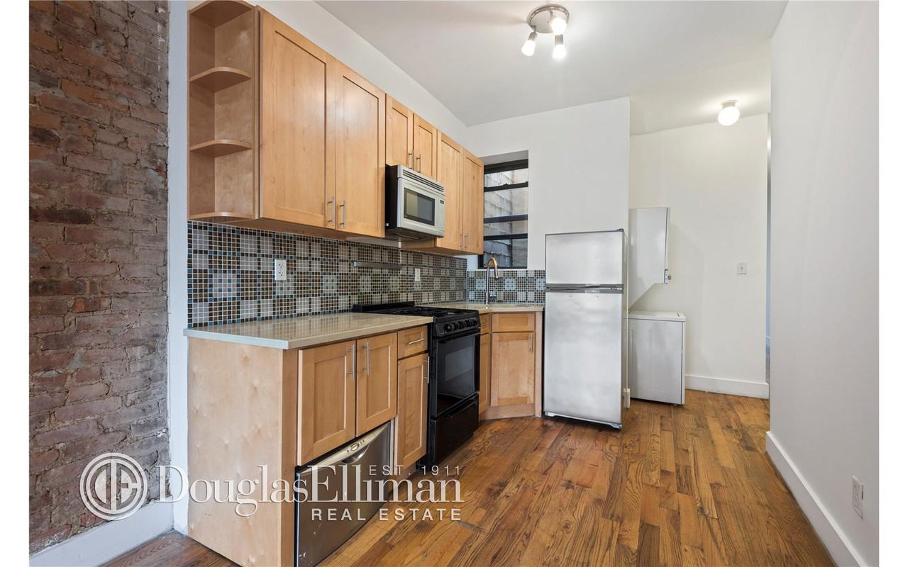 11233 Oceanview Ave 2L - Photo 2 of 5